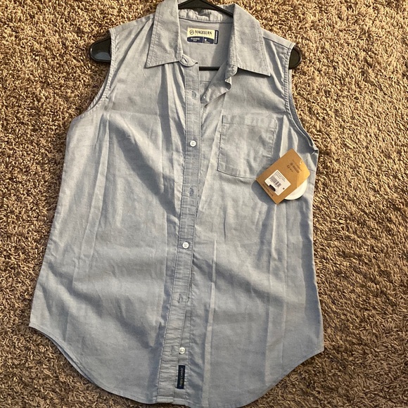 Magellan Outdoor Classic Fit sleeveless button down - Picture 1 of 4